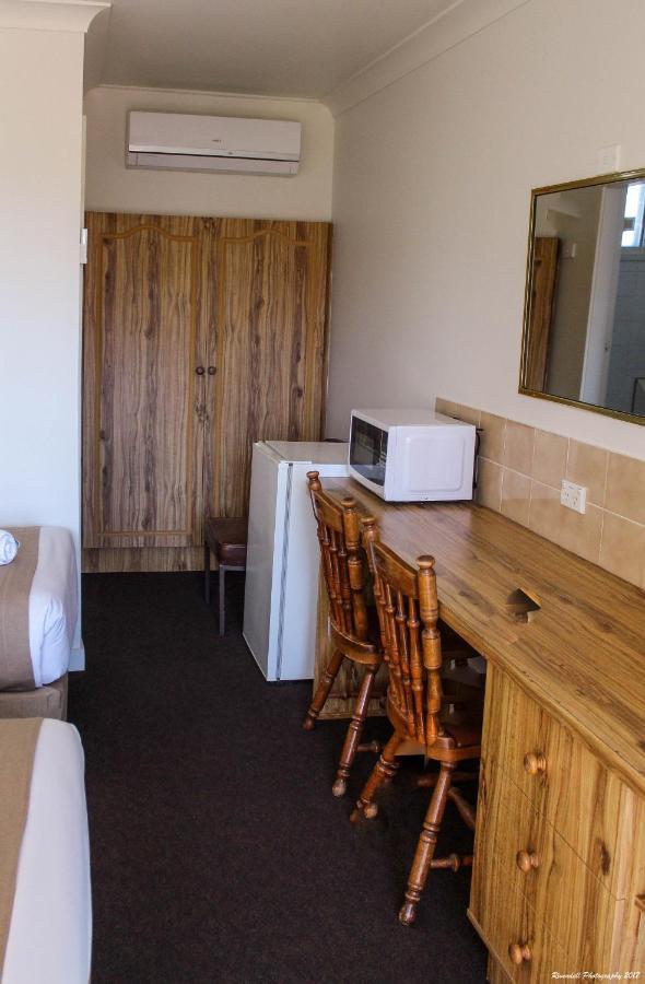 Motel Riverina Leeton Esterno foto