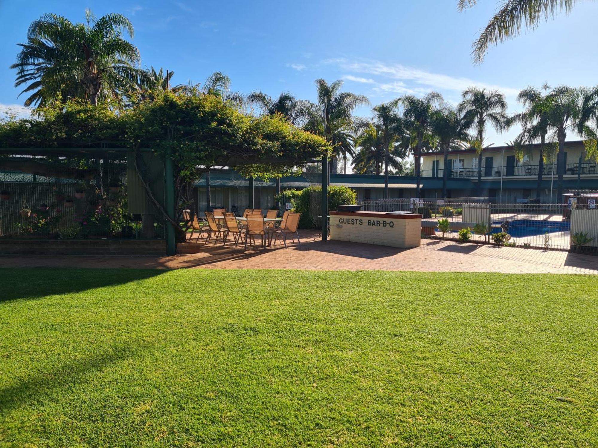 Motel Riverina Leeton Esterno foto