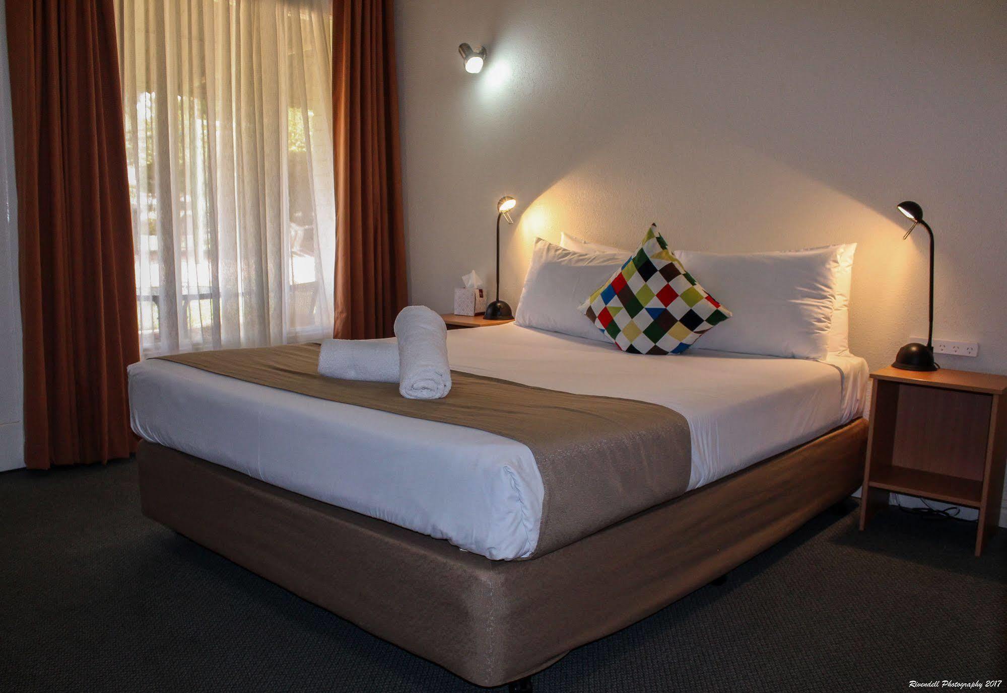 Motel Riverina Leeton Esterno foto