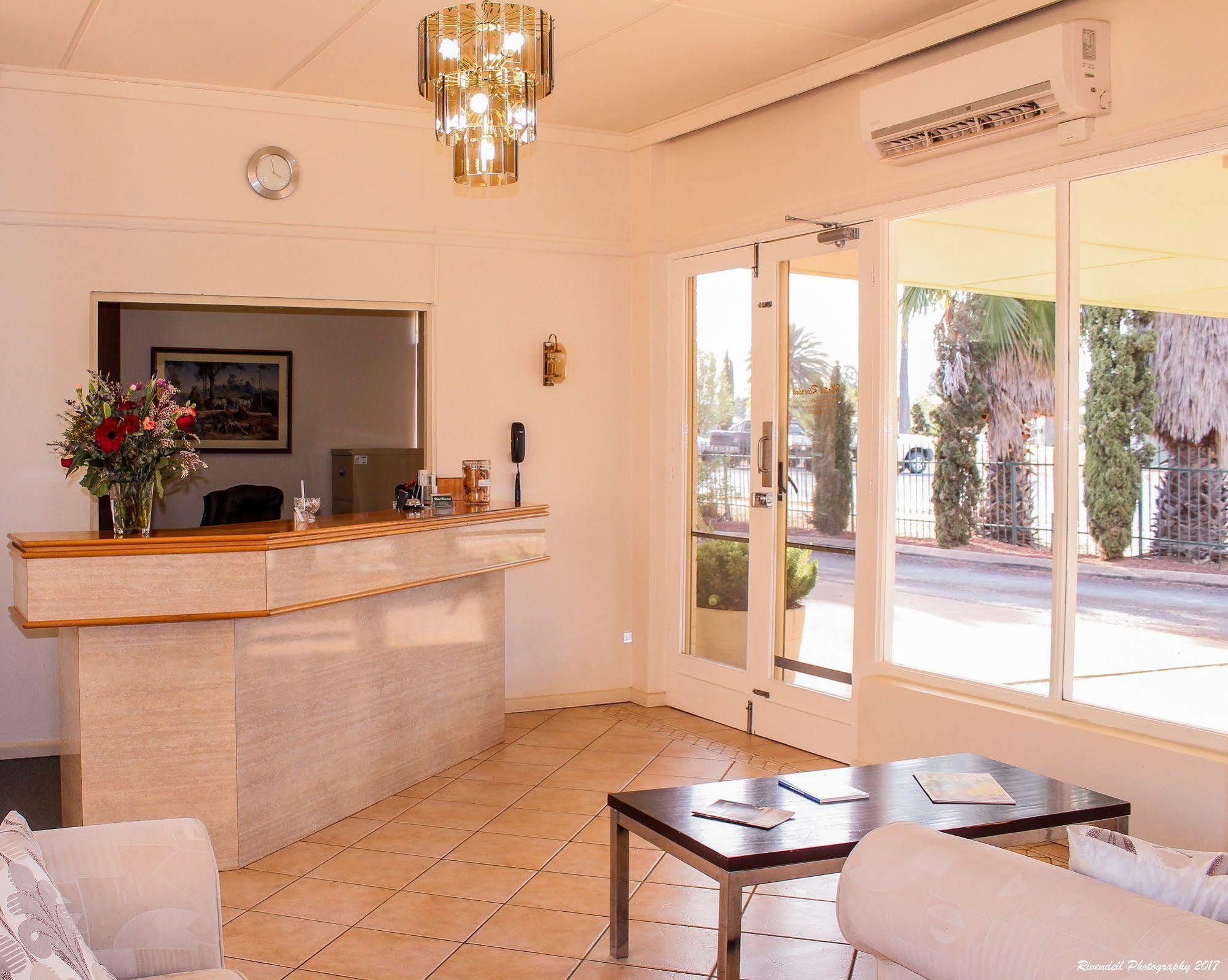 Motel Riverina Leeton Esterno foto