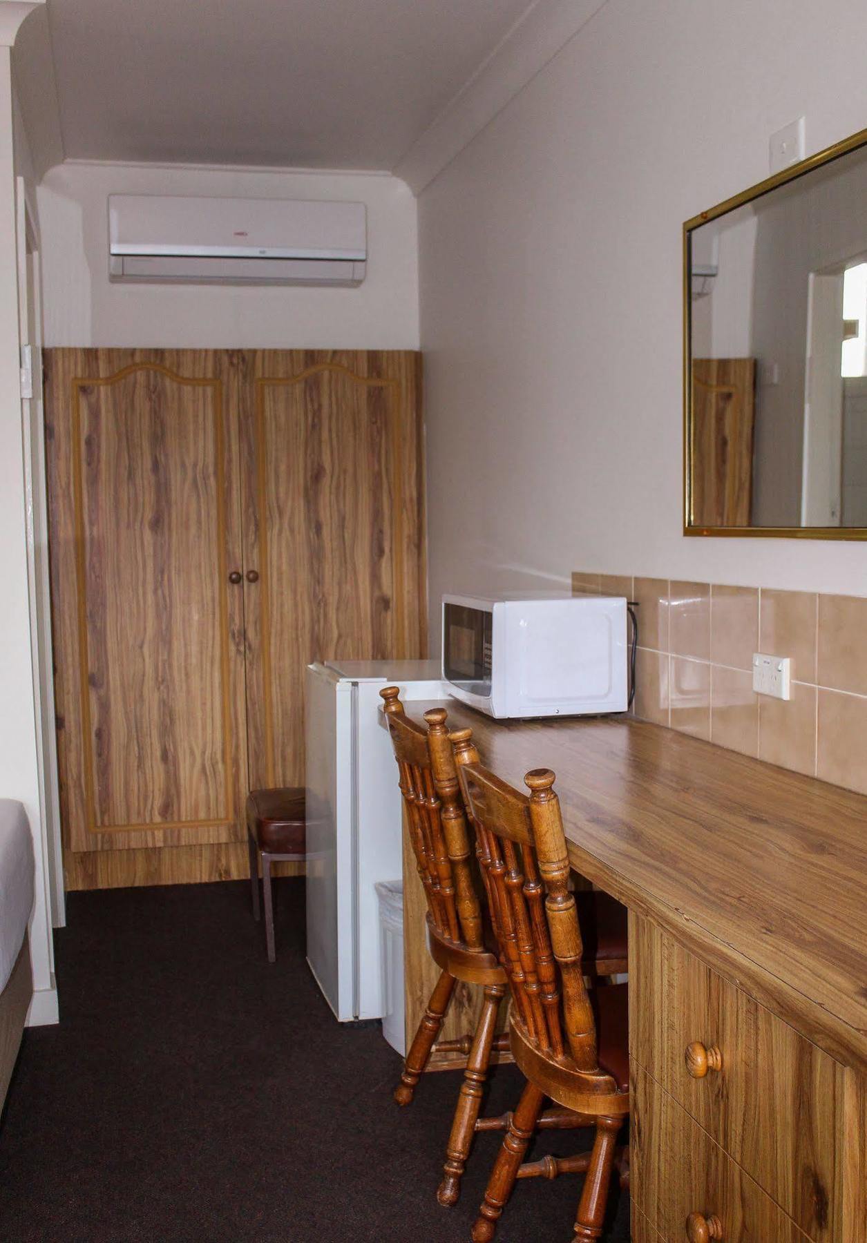 Motel Riverina Leeton Esterno foto