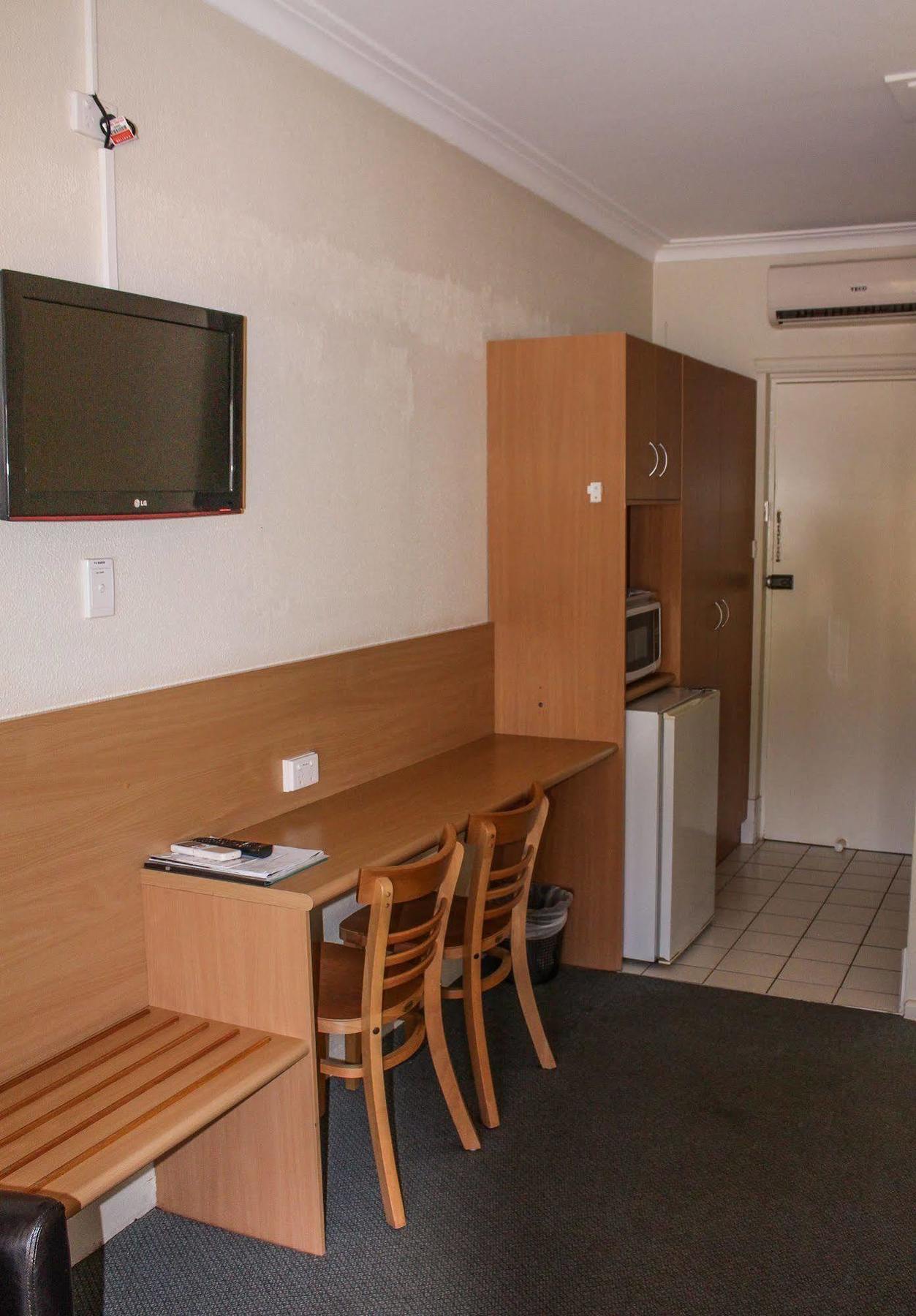 Motel Riverina Leeton Esterno foto
