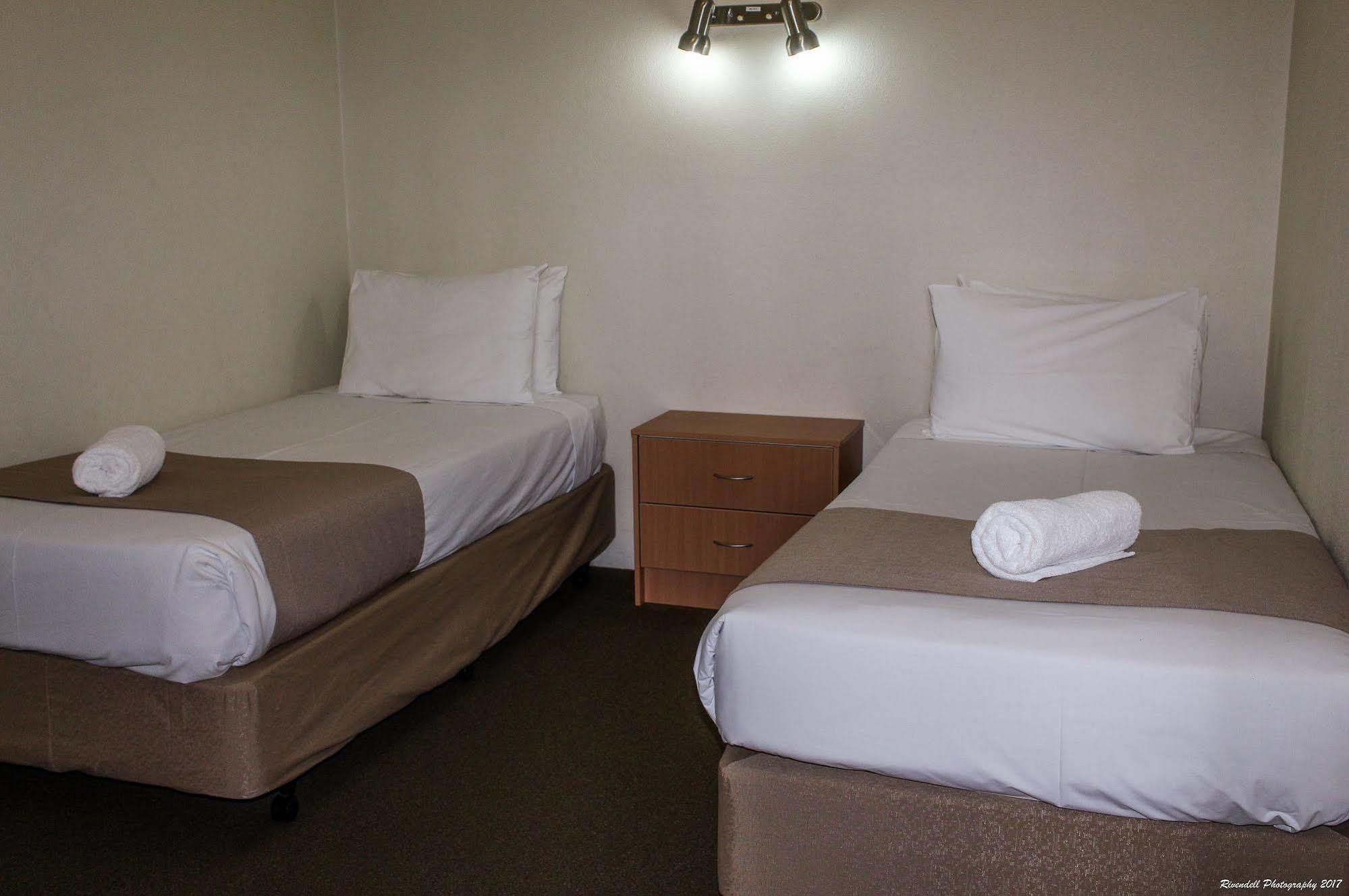 Motel Riverina Leeton Esterno foto