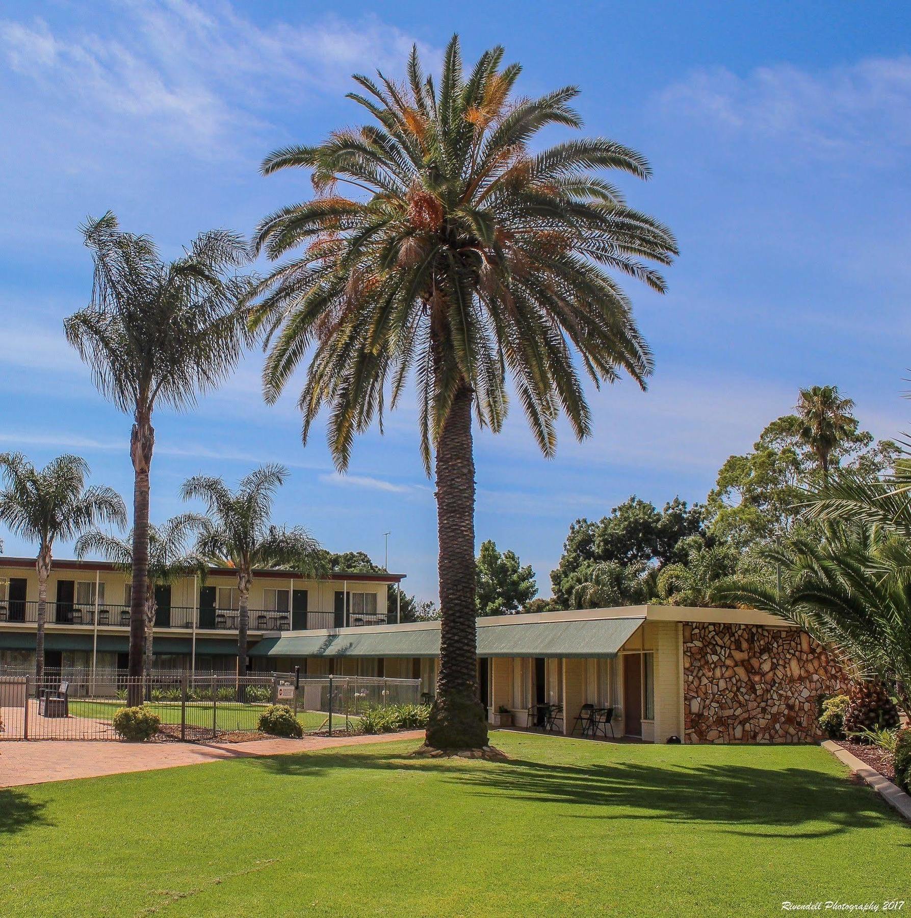 Motel Riverina Leeton Esterno foto